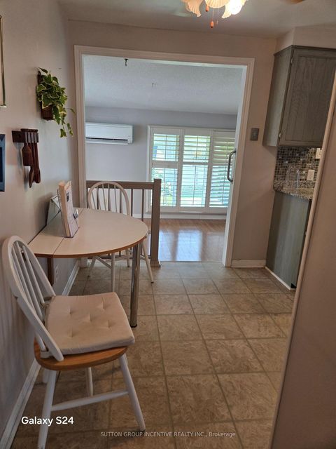 Photo 3 at 36 Weeping Willow Drive, Rural Innisfil, Innisfil