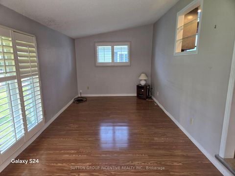 Photo 7 at 36 Weeping Willow Drive, Rural Innisfil, Innisfil