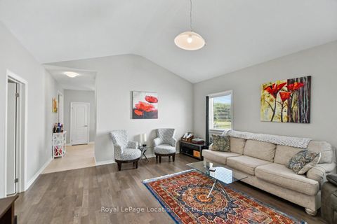 Photo 5 at 214 SPRINGFIELD Crescent, Stayner, Clearview