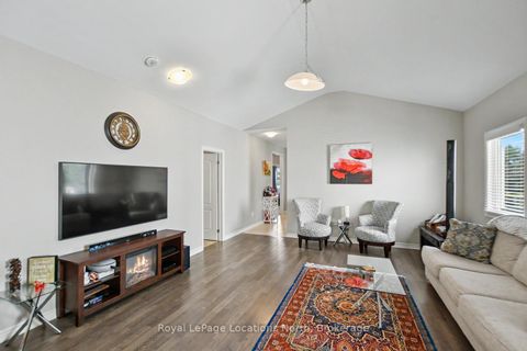 Photo 8 at 214 SPRINGFIELD Crescent, Stayner, Clearview