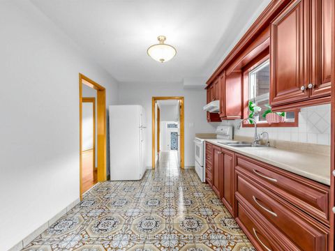Photo 2 at 380 Glenholme Avenue, Oakwood Village, Toronto