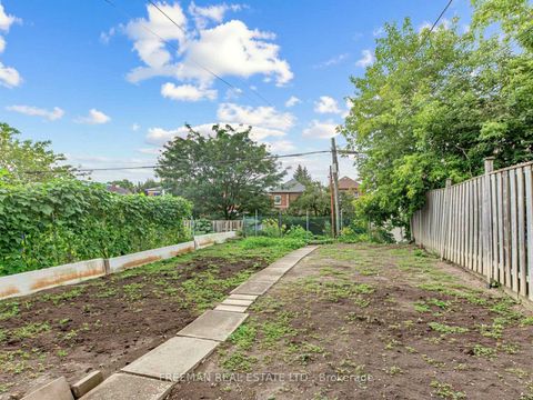 Photo 23 at 380 Glenholme Avenue, Oakwood Village, Toronto