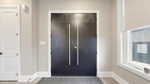 Photo 3 at 14 Dixon Court, Painswick North, Barrie
