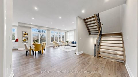 Photo 5 at 14 Dixon Court, Painswick North, Barrie