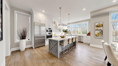 Photo 8 at 14 Dixon Court, Painswick North, Barrie