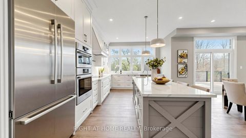 Photo 9 at 14 Dixon Court, Painswick North, Barrie