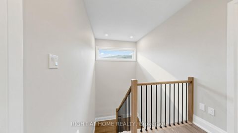 Photo 15 at 14 Dixon Court, Painswick North, Barrie