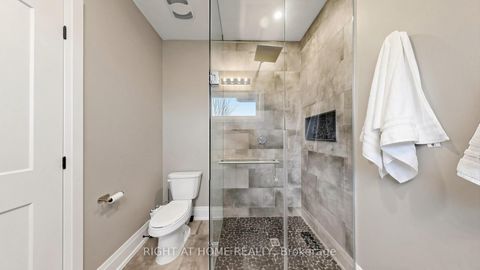 Photo 20 at 14 Dixon Court, Painswick North, Barrie