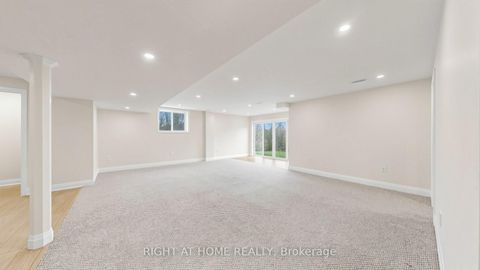 Photo 32 at 14 Dixon Court, Painswick North, Barrie