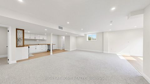 Photo 33 at 14 Dixon Court, Painswick North, Barrie