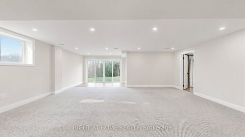 Photo 34 at 14 Dixon Court, Painswick North, Barrie