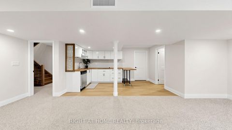 Photo 35 at 14 Dixon Court, Painswick North, Barrie