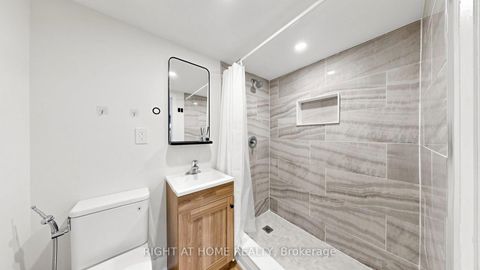 Photo 38 at 14 Dixon Court, Painswick North, Barrie
