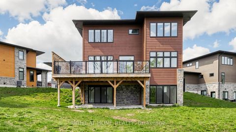 Photo 44 at 14 Dixon Court, Painswick North, Barrie