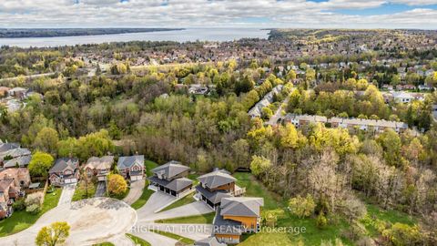 Photo 48 at 14 Dixon Court, Painswick North, Barrie