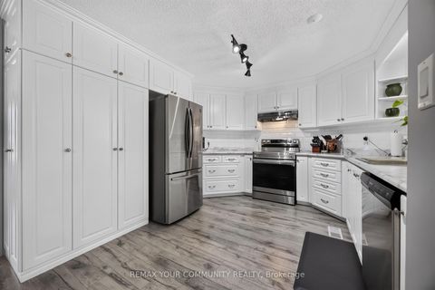 Photo 11 at 17 Kelsey Crescent, Sutton & Jackson's Point, Georgina