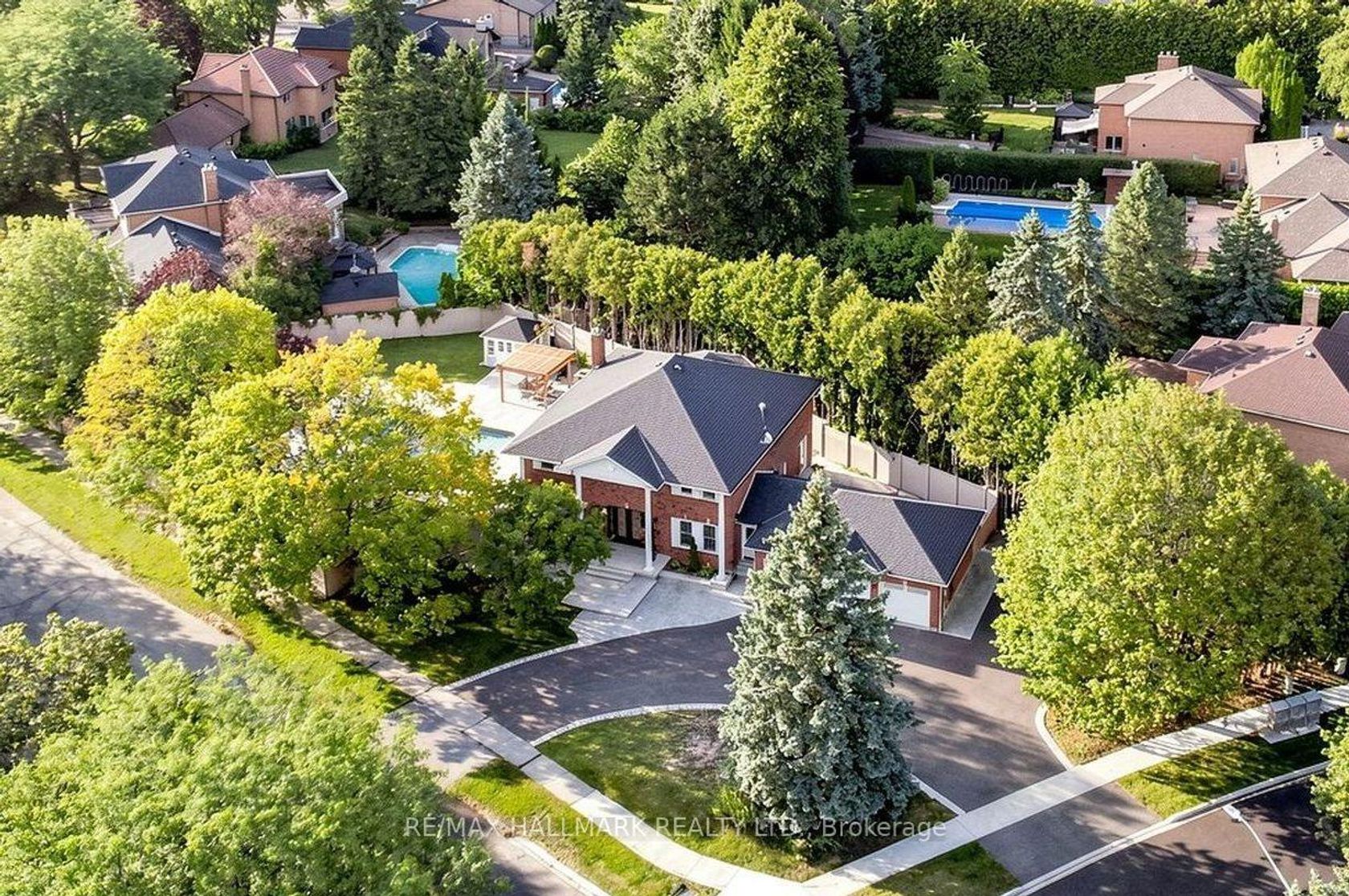 8 Beaufort Hills Road, Oak Ridges, Richmond Hill photo number 2