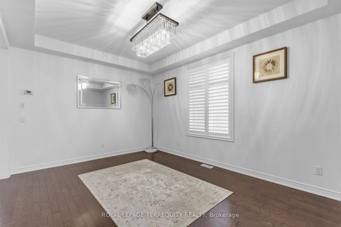 Photo 3 at 44 Headwind Boulevard, Vellore Village, Vaughan