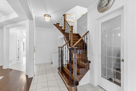 Photo 5 at 44 Headwind Boulevard, Vellore Village, Vaughan