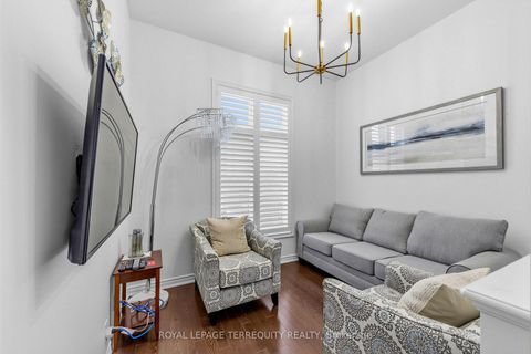 Photo 13 at 44 Headwind Boulevard, Vellore Village, Vaughan