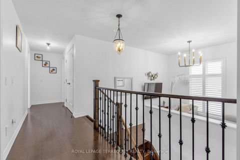 Photo 14 at 44 Headwind Boulevard, Vellore Village, Vaughan