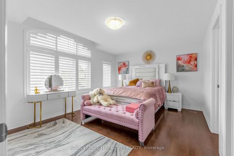 Photo 22 at 44 Headwind Boulevard, Vellore Village, Vaughan