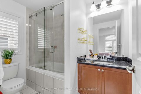 Photo 23 at 44 Headwind Boulevard, Vellore Village, Vaughan
