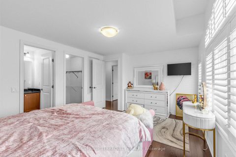 Photo 24 at 44 Headwind Boulevard, Vellore Village, Vaughan