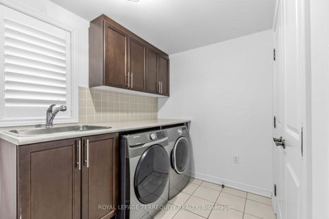 Photo 25 at 44 Headwind Boulevard, Vellore Village, Vaughan