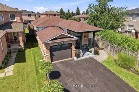 Photo 1 at 4 Lister Drive, Holly, Barrie