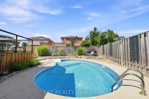 Photo 34 at 4 Lister Drive, Holly, Barrie