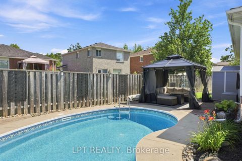 Photo 36 at 4 Lister Drive, Holly, Barrie