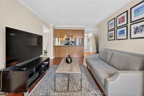 Photo 8 at 339 - 250 Wellington Street W, Waterfront Communities C1, Toronto