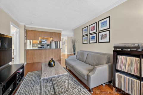 Photo 9 at 339 - 250 Wellington Street W, Waterfront Communities C1, Toronto