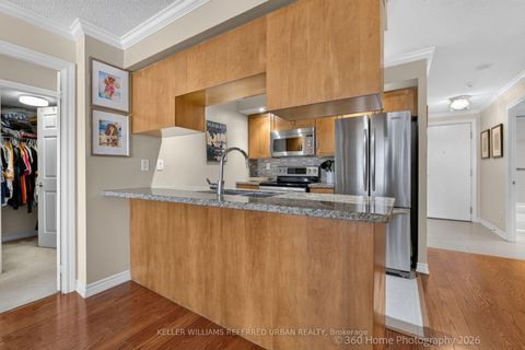 Photo 10 at 339 - 250 Wellington Street W, Waterfront Communities C1, Toronto