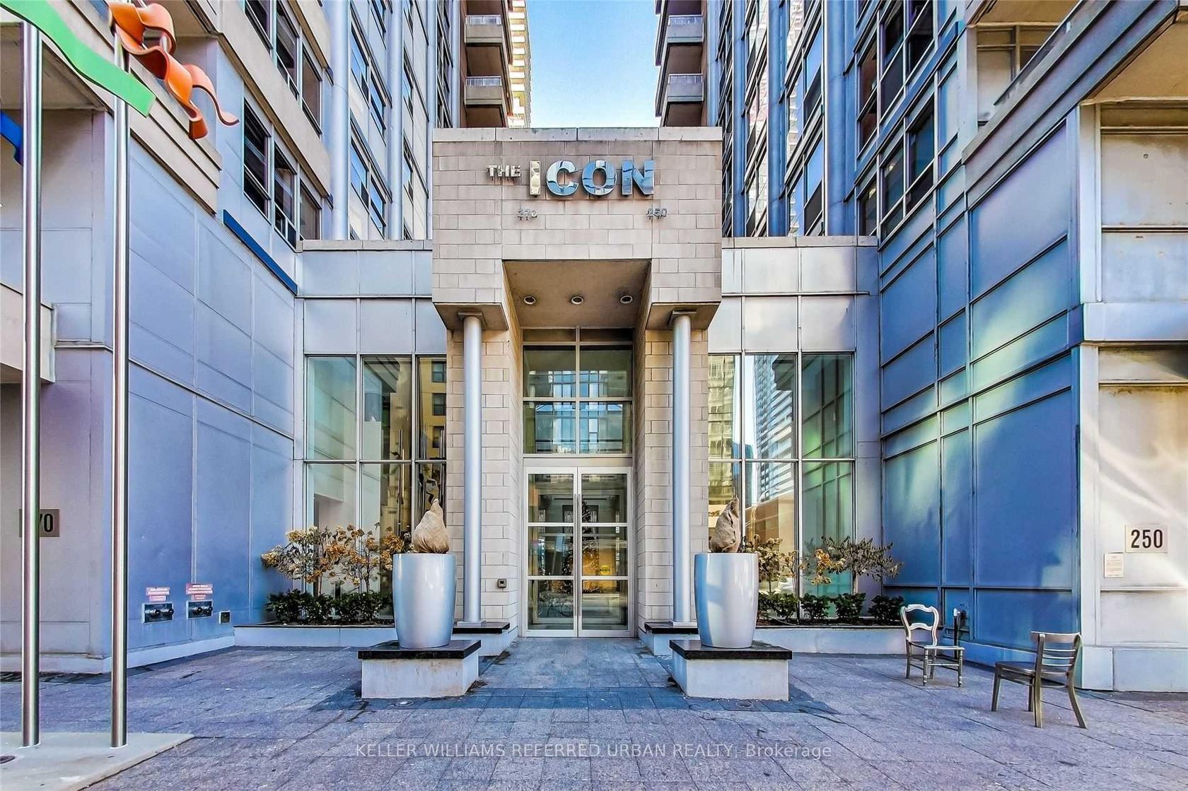 339 - 250 Wellington Street W, Waterfront Communities C1, Toronto photo number 2