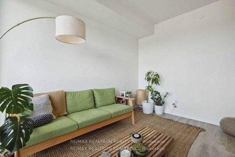 Photo 2 at 315 - 185 Deerfield Road, Central Newmarket, Newmarket