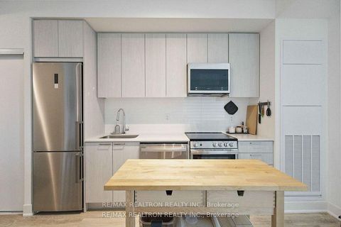 Photo 7 at 315 - 185 Deerfield Road, Central Newmarket, Newmarket