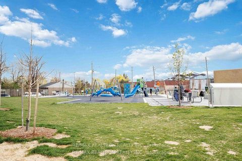 Photo 25 at 315 - 185 Deerfield Road, Central Newmarket, Newmarket