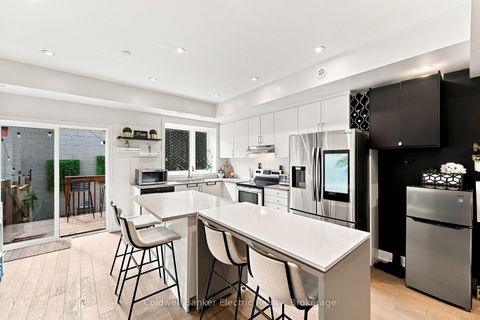 Photo 9 at 42 William Duncan Road, CFB, Toronto