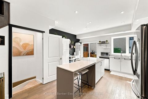 Photo 13 at 42 William Duncan Road, CFB, Toronto