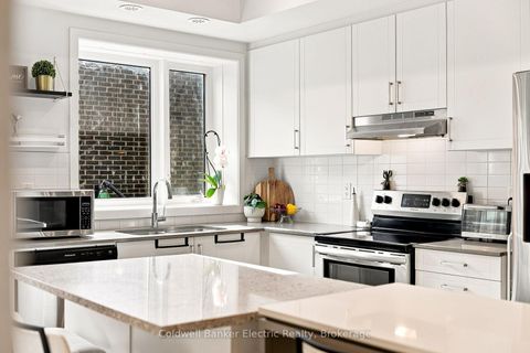 Photo 14 at 42 William Duncan Road, CFB, Toronto