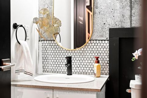 Photo 16 at 42 William Duncan Road, CFB, Toronto