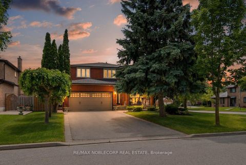 Photo 0 at 3 Castlehill Road, Maple, Vaughan