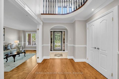 Photo 3 at 3 Castlehill Road, Maple, Vaughan