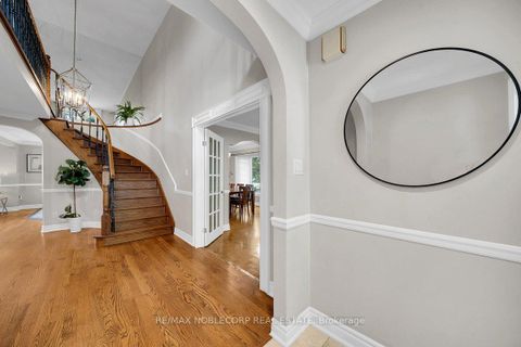 Photo 4 at 3 Castlehill Road, Maple, Vaughan