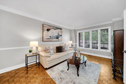 Photo 6 at 3 Castlehill Road, Maple, Vaughan