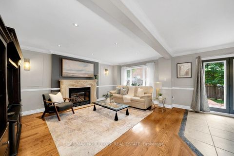 Photo 9 at 3 Castlehill Road, Maple, Vaughan