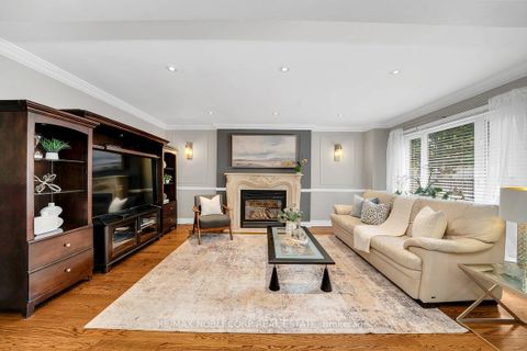 Photo 10 at 3 Castlehill Road, Maple, Vaughan