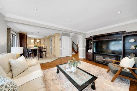 Photo 12 at 3 Castlehill Road, Maple, Vaughan